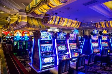 disinitoto login mobile app interface showing live-dealer games and sportsbook menu